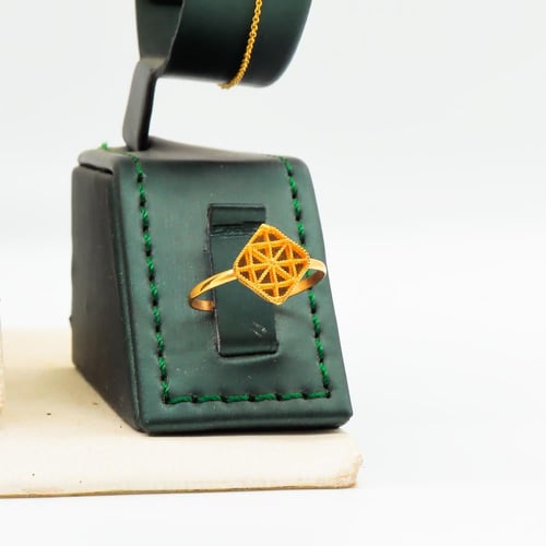 طقم ذهب عيار 21 الديور بتصميم نصف دائري وزن 10.59...