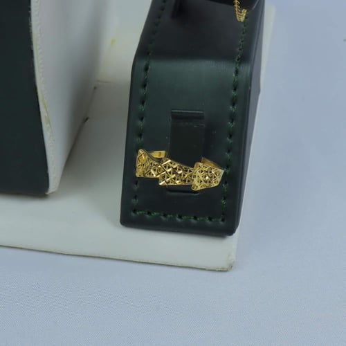 طقم ذهب عيار 21 بتصميم فريد بوزن 14 جرام