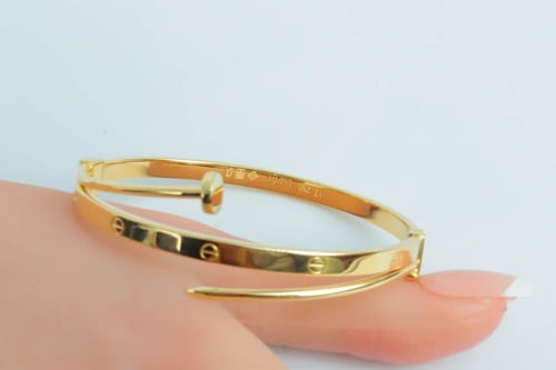 اسوارة المسمار ذهب مكس مع اللوف عيار 18