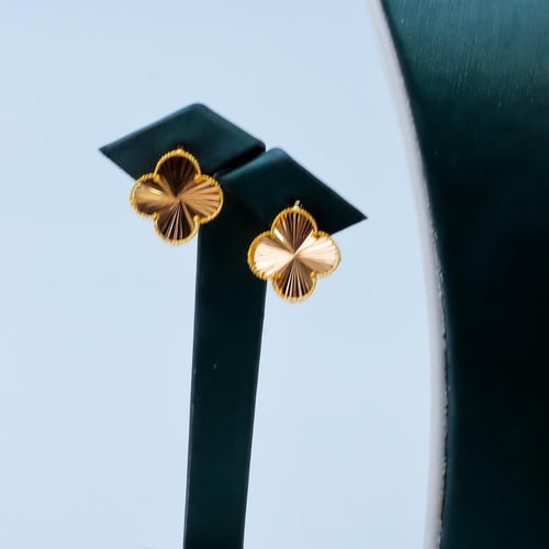 طقم ذهب الفان كليف خمس وردات الحجم الكبير عيار 21...