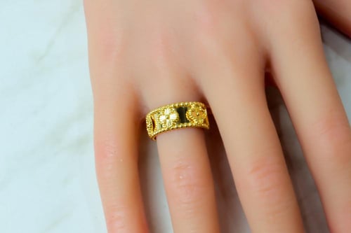 خاتم فان كليف ذهب عيار 18 صافي بوزن 3.6 جرام