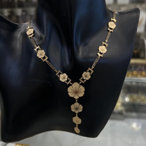 عقد ناعم تصميم ترندي عيار 18 وزن 4.3 جرام