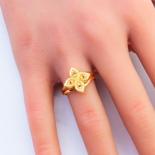 خاتم ذهب عيار 21 روبرت كوين وزن 3.09 جرام – تصميم...