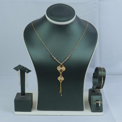 طقم ذهب عيار 21 بتصميم الفان كليف وزن 10.24 جرام