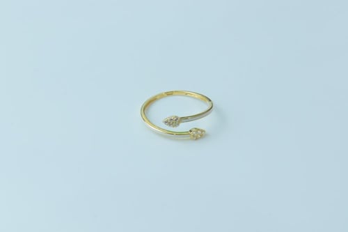 خاتم ذهب تصميم ايطالي بلمسة الماسية عيار 18 وزن 1....