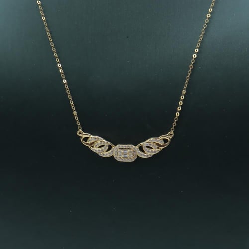 طقم ذهب تصميم الماسي عيار 18 وزن 7.5 جرام