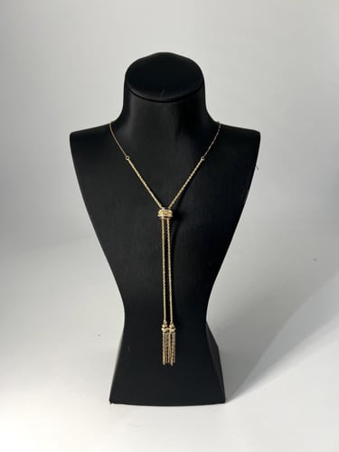 سبحة ذهب عيار 21 مطعمة بميناء مميزة بوزن 5.76 جرام