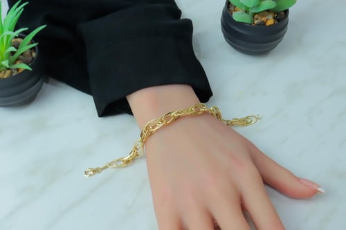 اسوارة ذهب جنزير ذو حلقات متداخلة عيار 18 وزن 6.3...