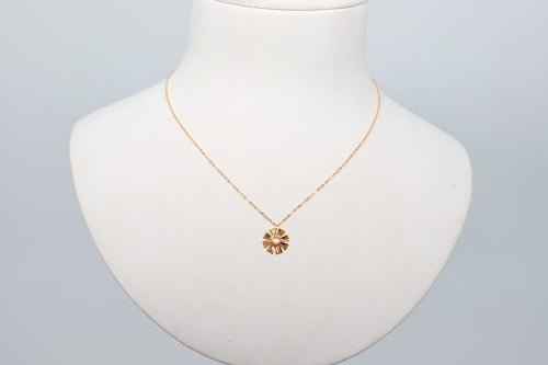 سلسال الرمش متوفر باللون الابيض والازرق والسادة عي...