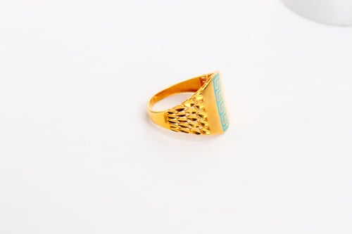 خاتم ذهب تصميم فرزاتشي باللون التيفاني عيار 21