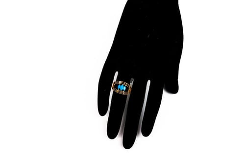 خاتم ثري ستون متوفر بالوان مختلفة عيار 21