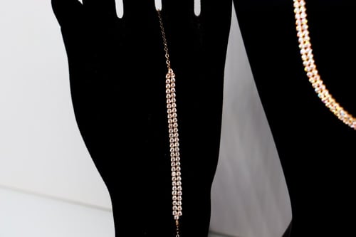 كلكشن ذهب سلسال مع سوارة التنس عيار 21 الوزن: 8.75...