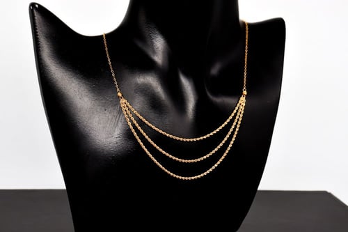 سلسال المبروم ثلاثة دور عيار 21 وزن 1.9 جرام