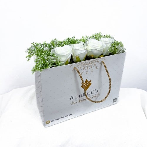 تغليف الاهداء (White Roses)