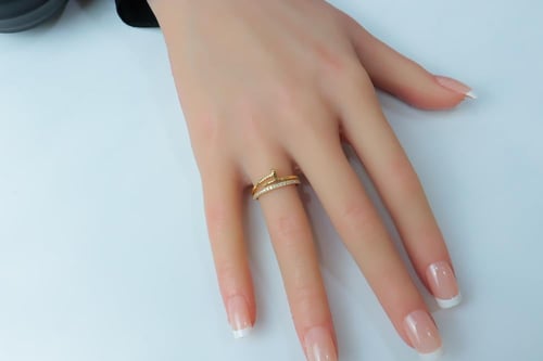 خاتم ذهب المسمار تصميم الماسي عيار 18