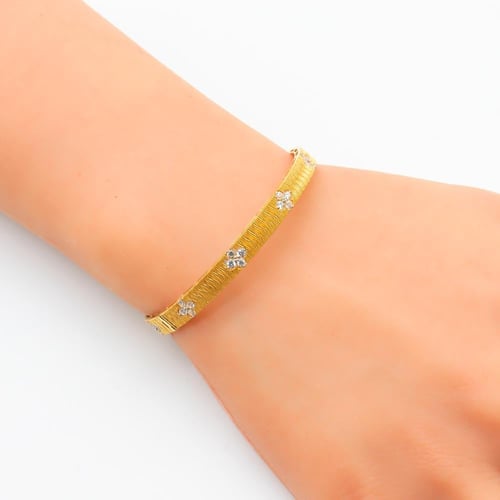 اسوارة ذهب عيار 18 بتصميم كوين الماسي وزن 9.45 جرا...