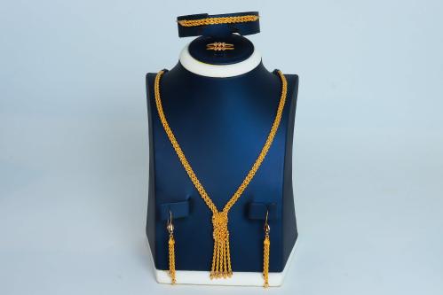 طقم ذهب المبروم عيار 21 وزن 14 جرام