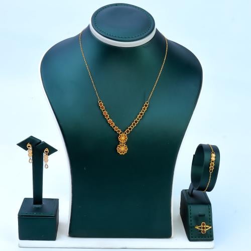 طقم ذهب تصميم الوردة الترند عيار 21 وزن 7.36 جرام...