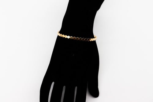 اسوارة شومية ذهب عيار 18 المميز لأطلالة جذابة