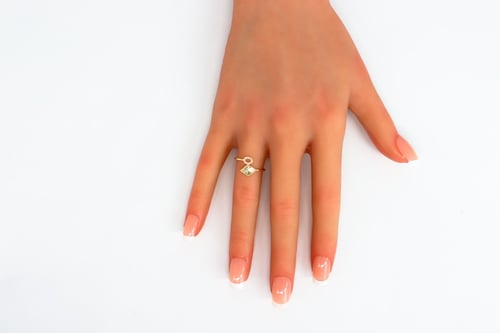 خاتم ذهب تصميم الماسي عيار 18 فاخر وزن 0.6 جرام