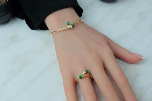 اسوارة مارلي ذهب مع خاتم بلون زيتي تصميم الماسي عي...