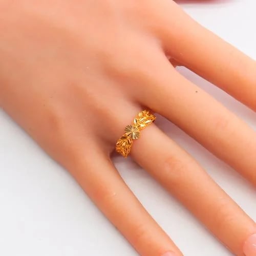 خاتم ذهب عيار 21 بتصميم انيق
