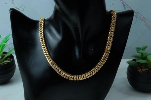 سلسال جنزير ذهب فخم كبير الحجم عيار 18 وزن 14.8 جر...