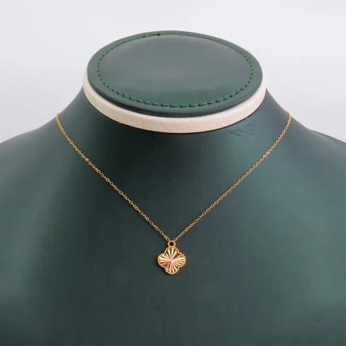 Gold necklace for women 21k with a flower design 1.25 g