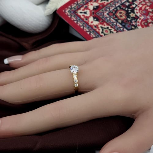 خاتم الماسي بتصميمه السداسي ذهب عيار 18