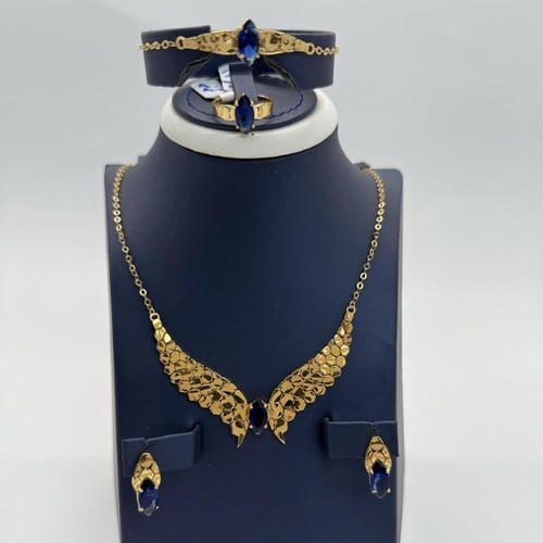 طقم الفراشة ترند مطعم بفص ازرق عيار 21