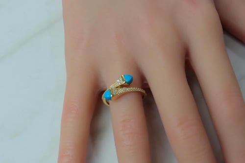 اسوارة مارلي ذهب مع خاتم بلون تيفاني تصميم ماسي عي...