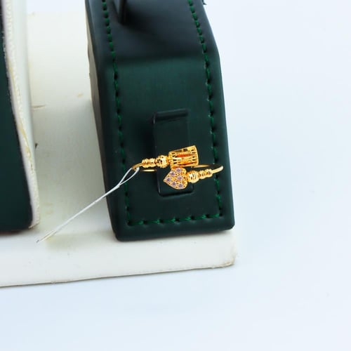 طقم ذهب عيار 21 وزن 8.98 جرام بتصميم انسيابي ناعم...