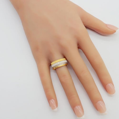 دبلة ذهب عيار 18 ثقيلة بتصميم البوشرون وزن 10.55 ج...