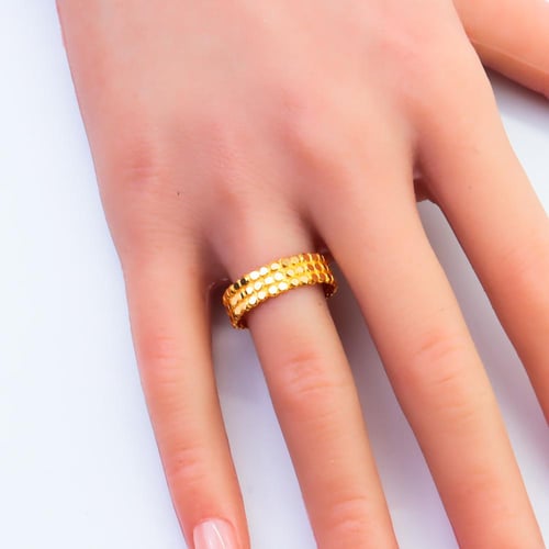 دبلة ذهب عيار 21 ثلاث أدوار وزن 2.45 جرام – تصميم...