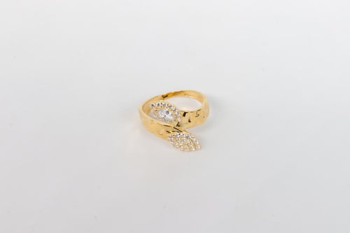 خاتم ذهب كيرفي عيار 18 تصميم الماسي فخم بوزن 1.9 ج...