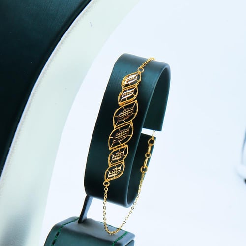 طقم ذهب شبكة عيار 21 وزن 13.8 جرام بتصميم أوراق مت...