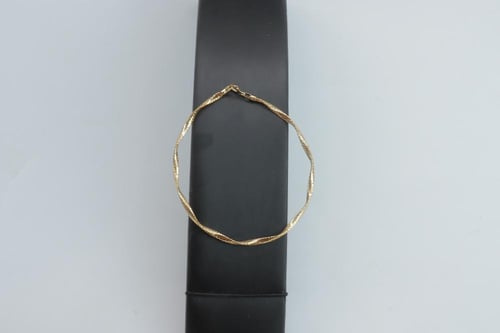 كلكشن عقد واسوارة الاوميقاء ذهب عيار 18 وزن 2.23 ج...