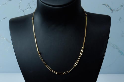 سلسال ذهب تصميم الجنزير عيار 18وزن 2.5 جرام