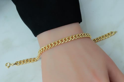 افضل اسوارة ذهب جنزير عيار 18 بوزن 3.1 جرام