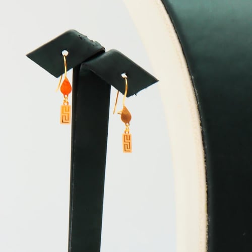 طقم ذهب خفيف عيار 21 بتصميم تعليقة مفتاح وزن 2.65...