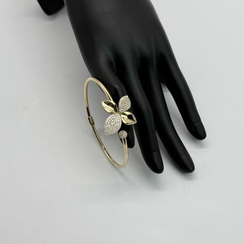 اسوارة ذهب باسكال عيار 18 تصميم الماسي وزن 7.9 جرا...