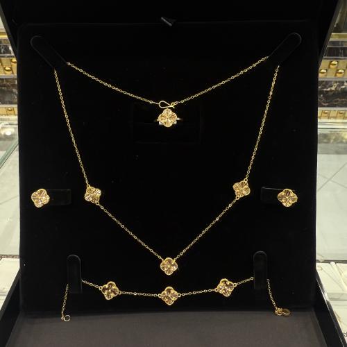 طقم ذهب الفان كليف المميز عيار 21 وزن13.2 جرام