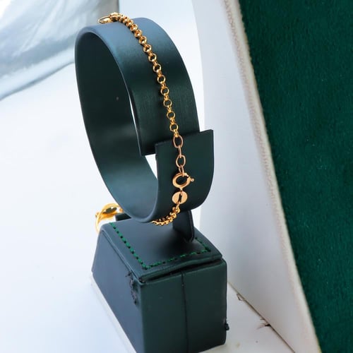 طقم ذهب عيار 21 وزن 20.10 جرام بتصميم متدرج مع شرّ...