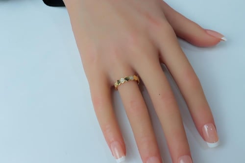 دبلة ذهب شومية تصميم الماسي عيار 18