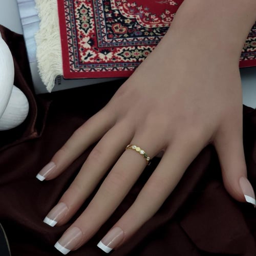 دبله سداسية الشكل تصميم الماسي ذهب عيار 18 وزن 1.4...