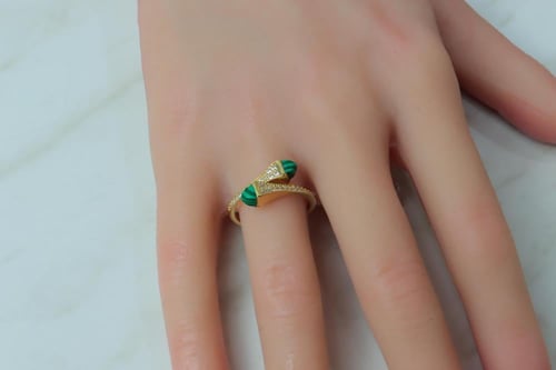 اسوارة مارلي ذهب مع خاتم بلون زيتي تصميم الماسي عي...