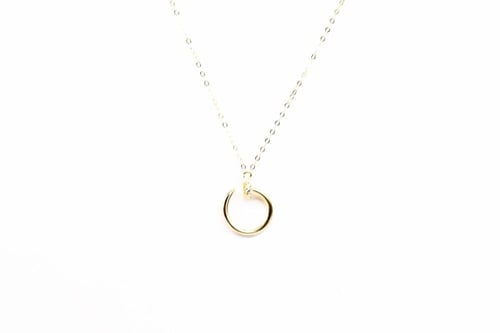 سلسال كارتير ذهب تصميم المسمار نواعم عيار 18 وزن 0...