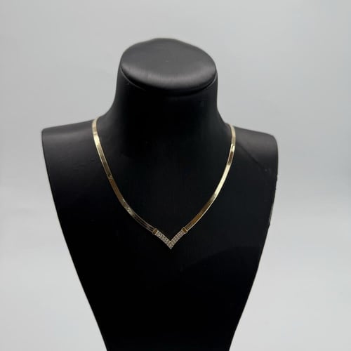 عقد ذهب الفلات تصميم الماسي باللون عيار 18 وزن 6.5...