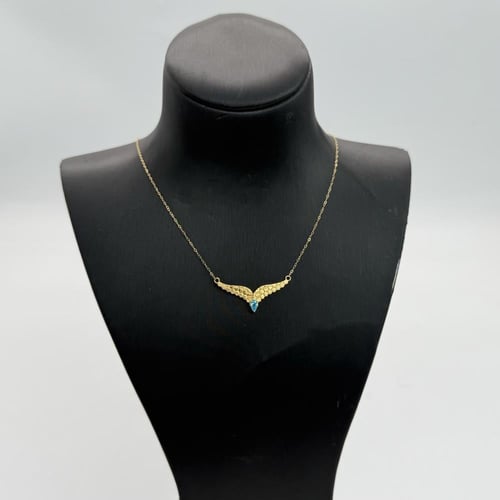 عقد ذهب جناح الصقر عيار 21 باللون السماوي وزن 1.2...