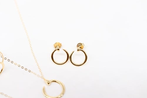 طقم كارتير نواعم بناتي ذهب تصميم فاخر لأطلالة فريد...